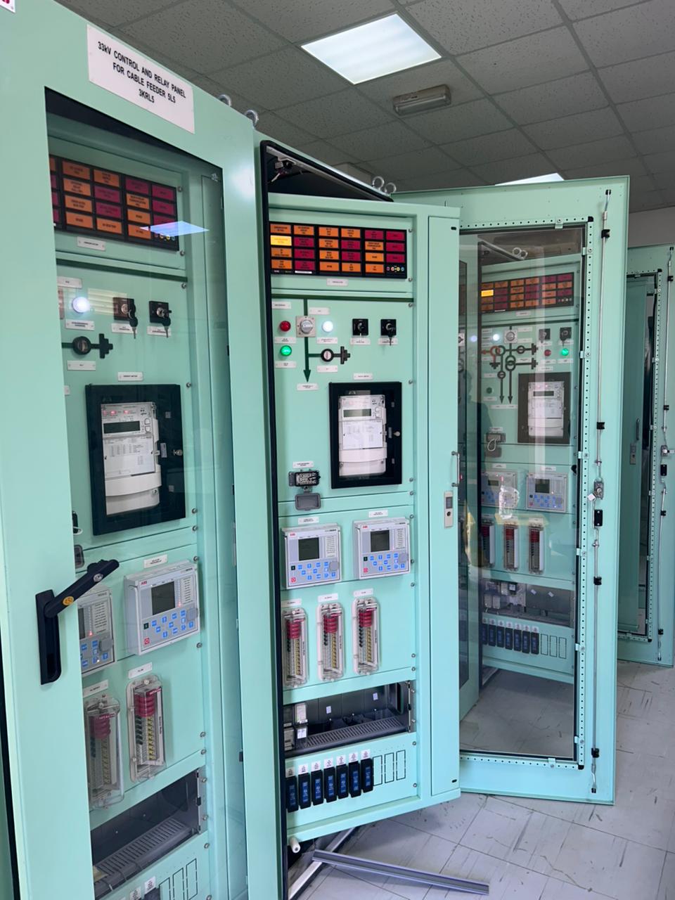 كوادر الكهرباء الوطنية تواصل تنفيذ المرحلة الأولى من مشروع إحلال محطة الأزرق