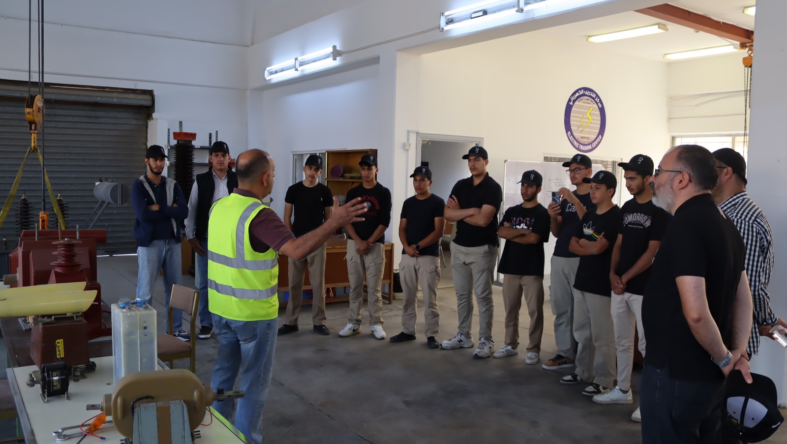 مركز التدريب الكهربائي يستقبل طلاب "مرج الحمام الثانوية المهنية